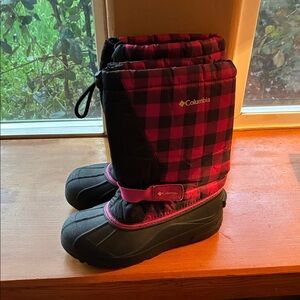 Columbia Plaid Pink and Black Snow Boots